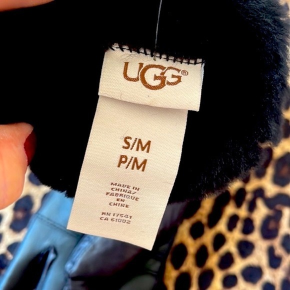 Brand New UGG Water Resistant Smart Touchscreen Black Gloves w/ Genuine Leather - Picture 12 of 16